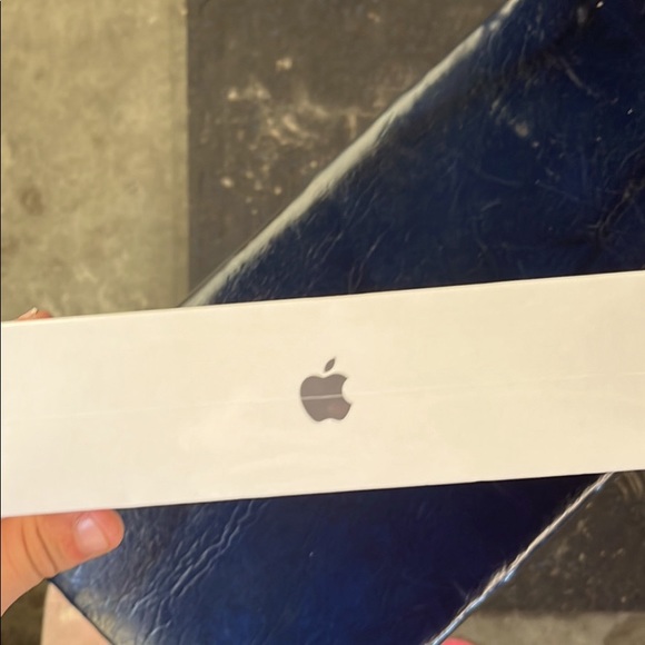 Never even took off the plastic wrap! Brand new iPad (9th generation) - Picture 2 of 3